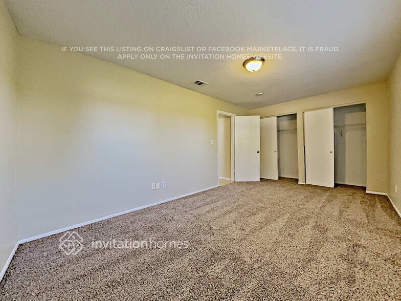 Building Photo - 99 Oaxaca Ln