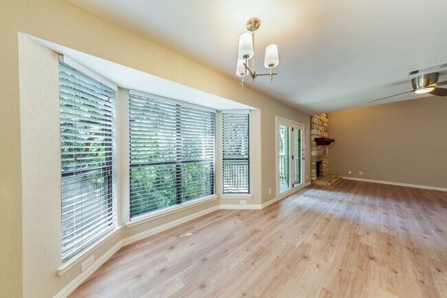 Building Photo - 4404 Travis Country Cir