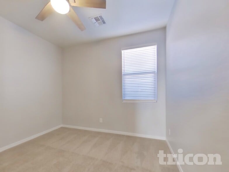 Building Photo - 17220 W Lundberg St
