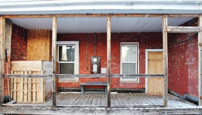 Building Photo - 404 Liberty St