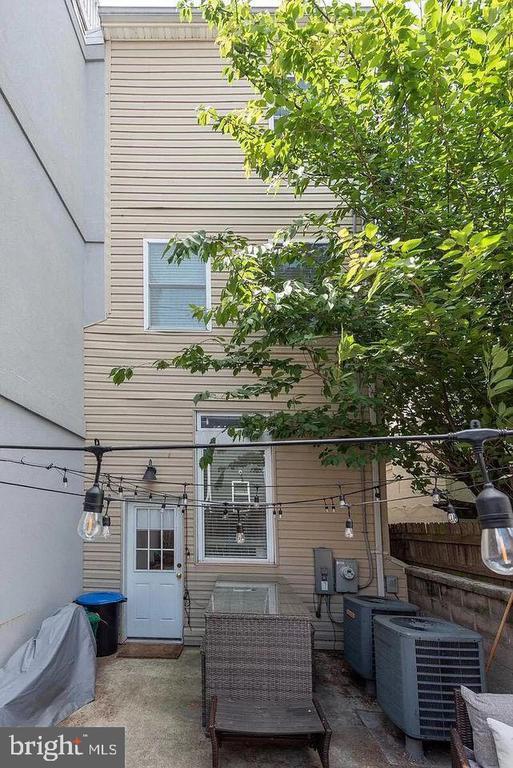 Building Photo - 1019 S Streeper St
