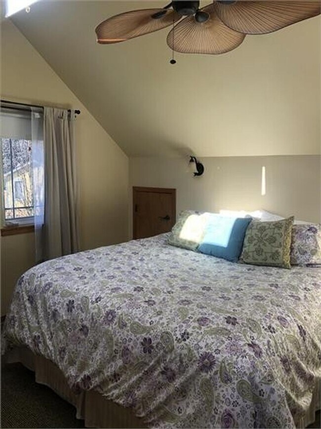 Building Photo - Location! Location! Your fully furnished Cairn Cottage is located in Coupeville! $200 MOVE IN CRE...