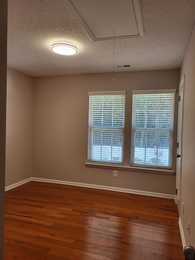 Building Photo - 4 bedroom  home in Charlotte