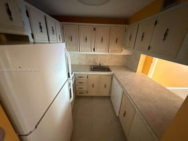 Building Photo - 4848 NW 24th Ct