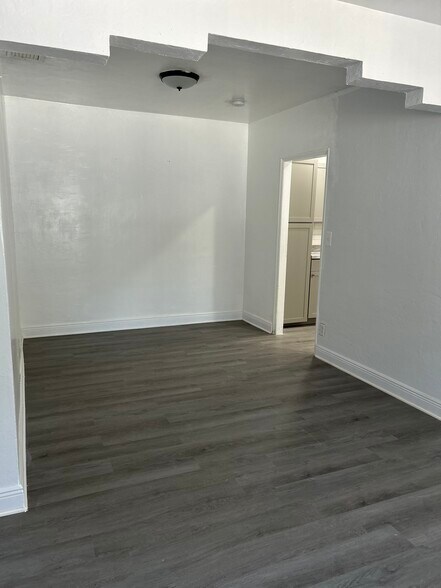 Building Photo - 110 NW 69th St