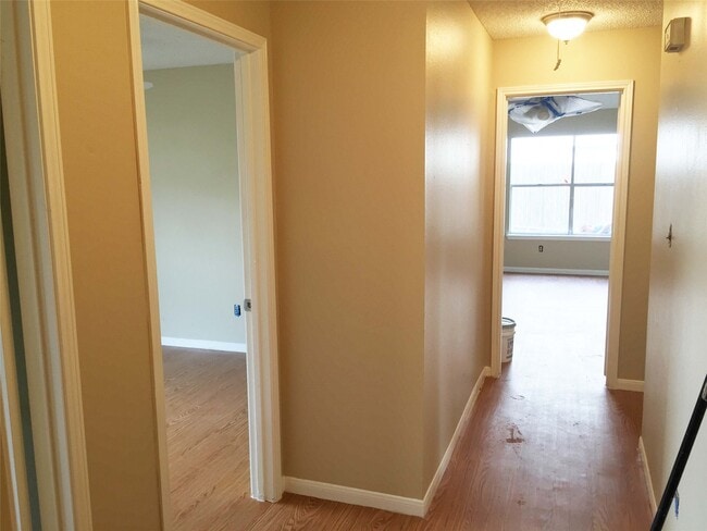 Building Photo - 3511 Palm Grove Dr