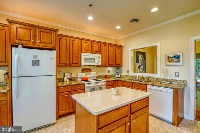 Primary Photo - 28463 Pinehurst Cir