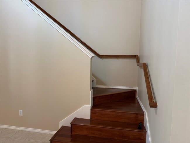 Building Photo - 7218 Broadelm Dr