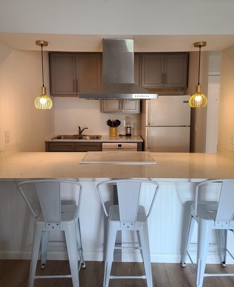 Kitchen - 2707 Valmont Rd #307A