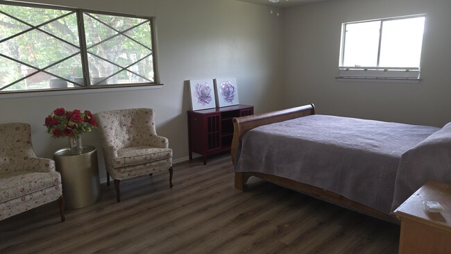 Building Photo - 2910 Wacos Dr