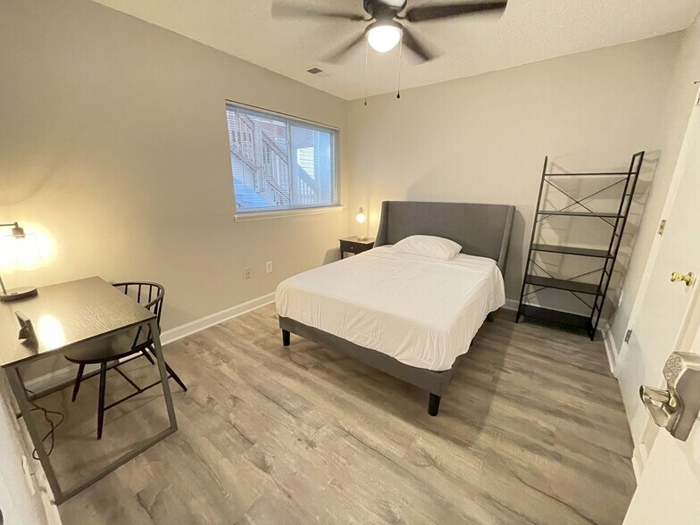 Building Photo - 303 Smith Level Rd