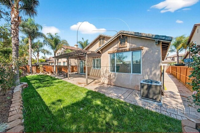 Building Photo - Charming 3 Bed/2 Bath Home In A Desirable ...
