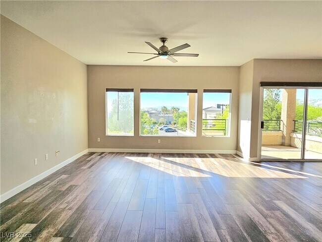 Building Photo - 10809 Garden Mist Dr