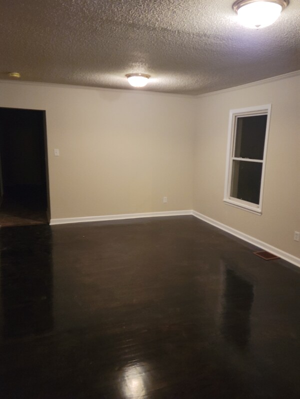 Building Photo - 408 Valley St