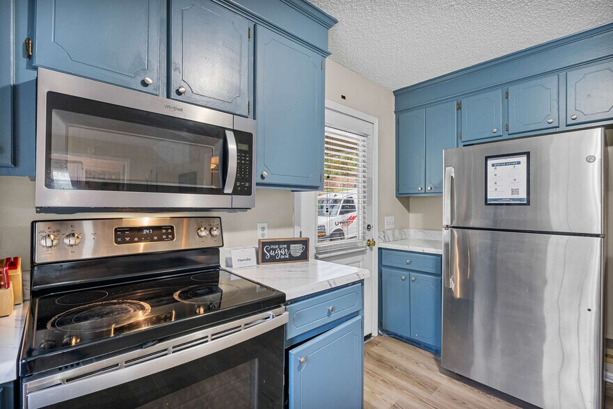 Building Photo - 2205 Cardington Dr