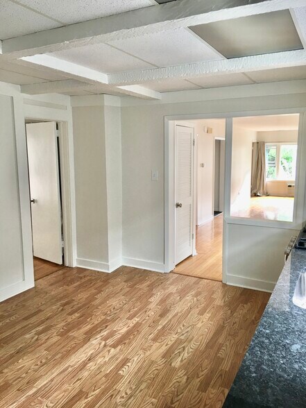 Building Photo - 3148 N Clifton Ave