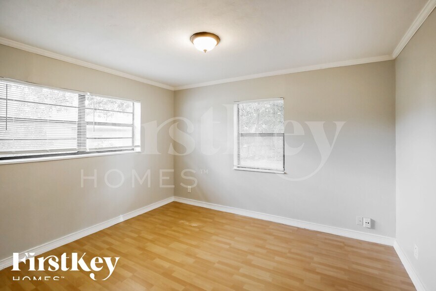 Building Photo - 1014 NW 15th St