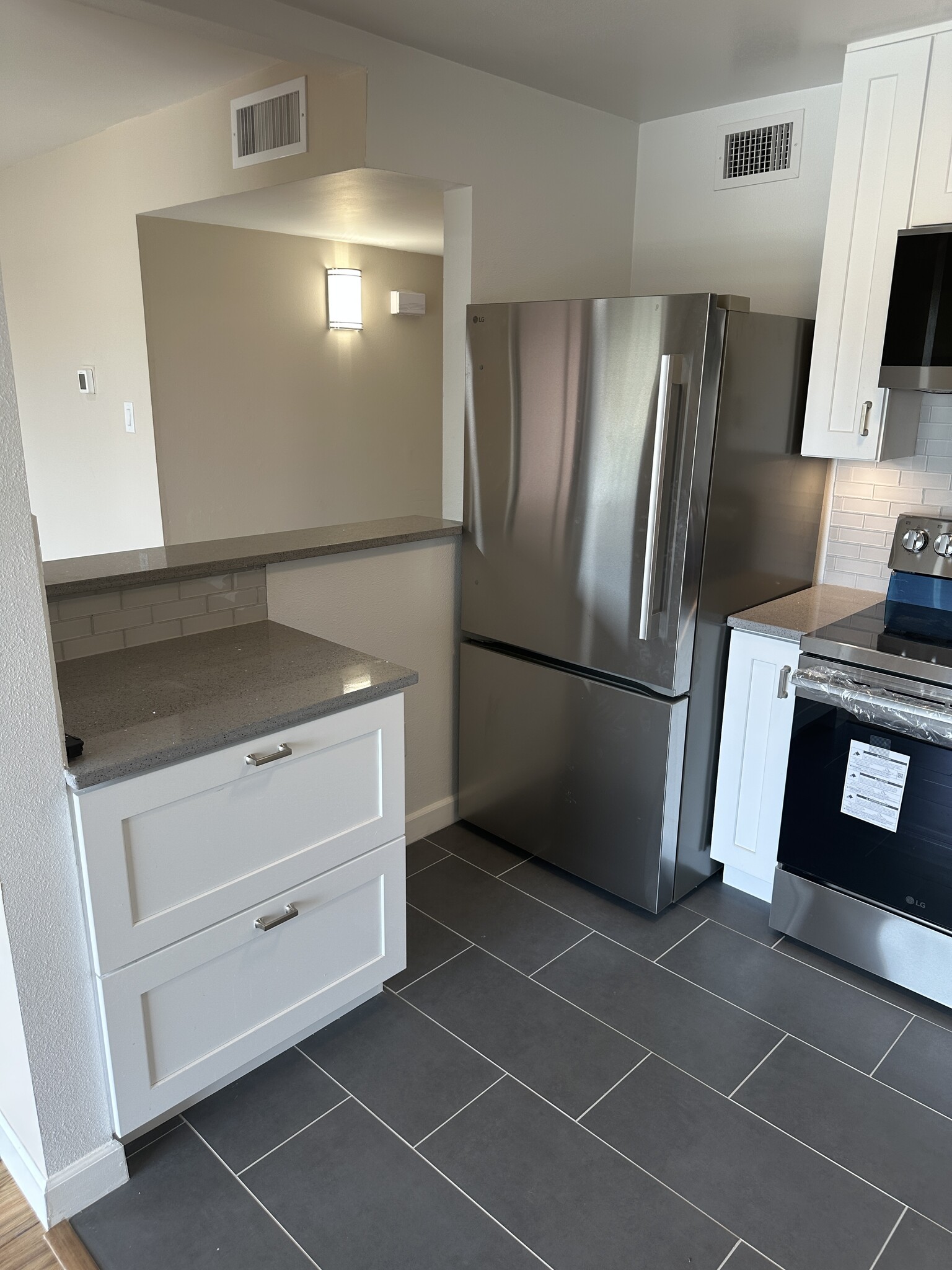 Kitchen - 4800 N Stanton St