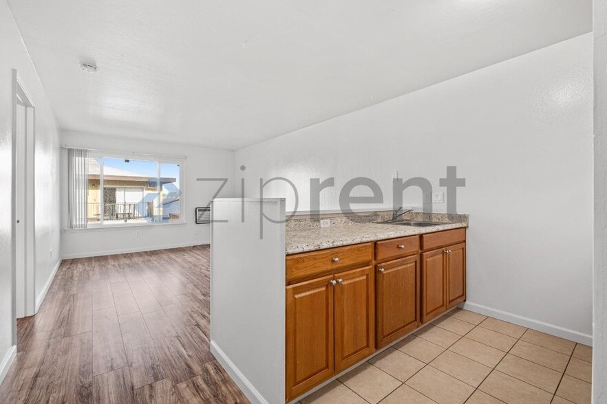 Building Photo - 100 Village Dr