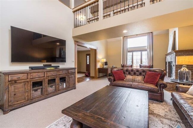Building Photo - 4404 S Yellowstone Ln