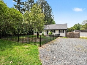 Building Photo - 782 Union St S