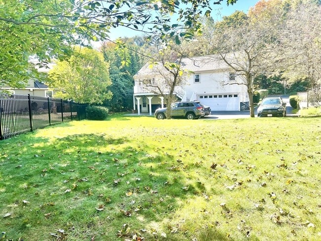 Building Photo - 113 Cambridge St