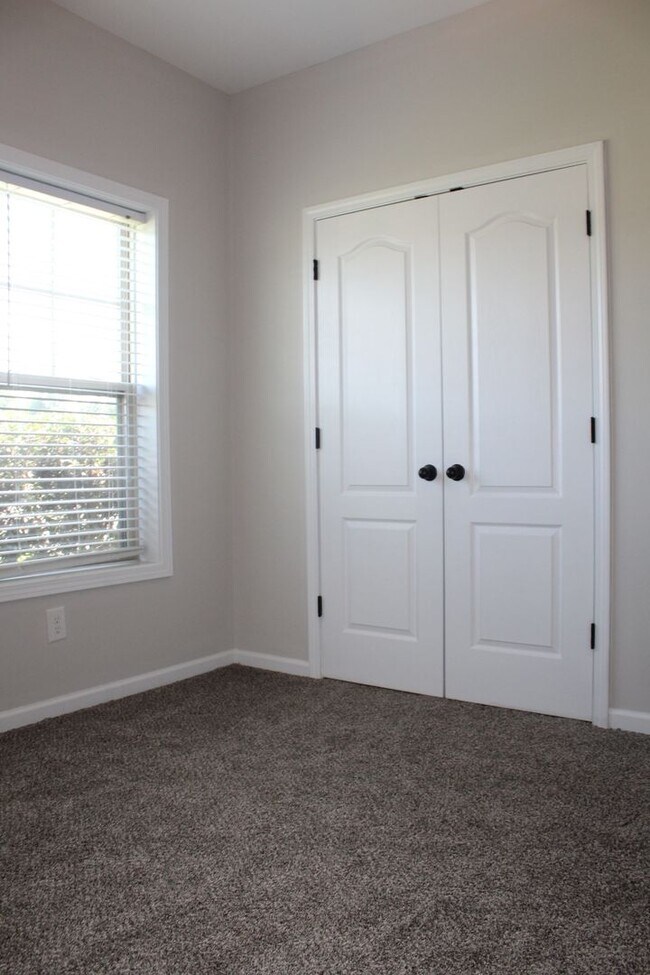 Building Photo - 107 Olde Mill Creek Dr