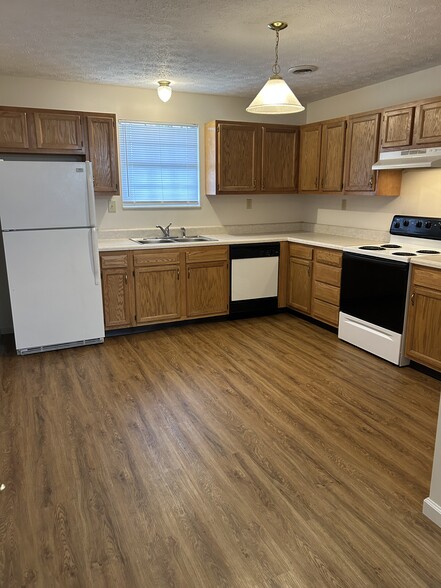 Building Photo - 244 Burkhardt Way