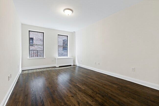 Building Photo - 211 W 102nd St