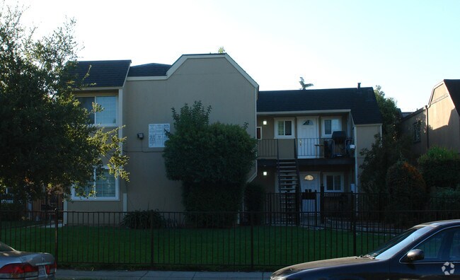 Building Photo - 1422 Tami Lee Dr