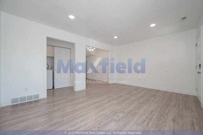 Building Photo - FREE MONTH! North Salt Lake 2 BD 1 BA - $500.00 Security Deposit OAC -Brookside Lofts Unit 01