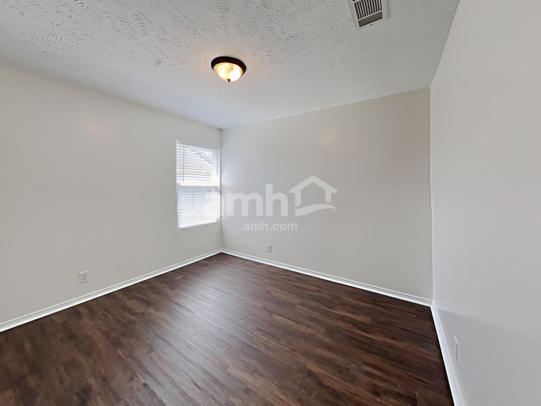 Building Photo - 1012 Montrose Dr