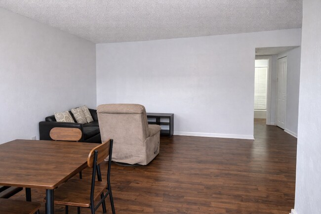 Building Photo - 5741 SW 36th Ct