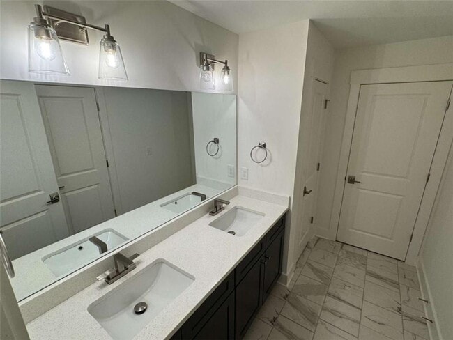 Building Photo - 2442 Mills Bend