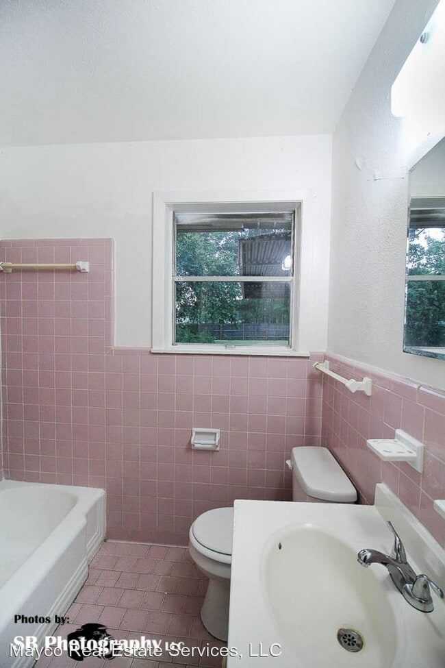 Building Photo - 3 br, 1 bath House - 6325 Timberman Pl.