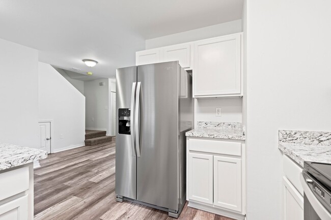 Building Photo - Beautifully Updated Townhouse in Niceville!
