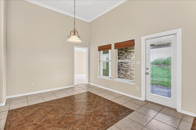 Building Photo - 6325 Oso Pkwy