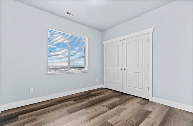 Building Photo - 2153 Springtime Dr
