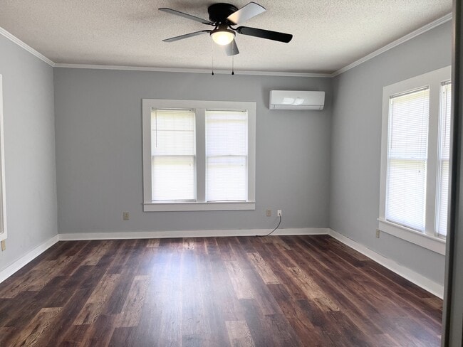Building Photo - 208 Donaldson St