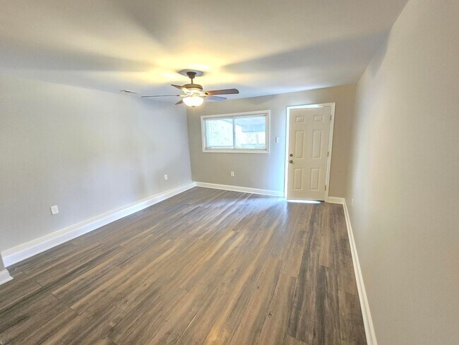 Building Photo - Newly Renovated 3 Bed 1 Bath Home In Balti...