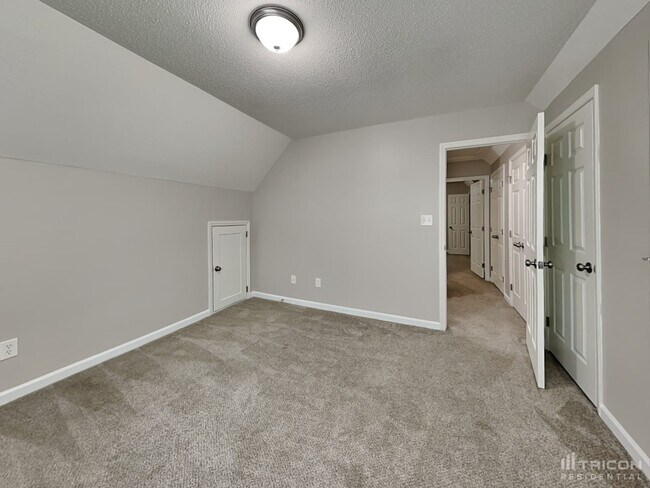 Building Photo - 612 Kankakee Ct