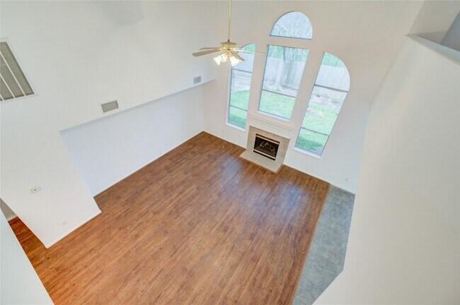 Building Photo - 16464 Beewood Glen Dr