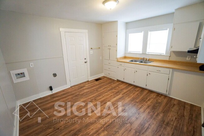 Building Photo - 217 1st Ave SE