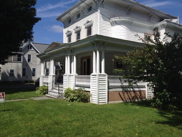 Building Photo - 214 W Thomas St