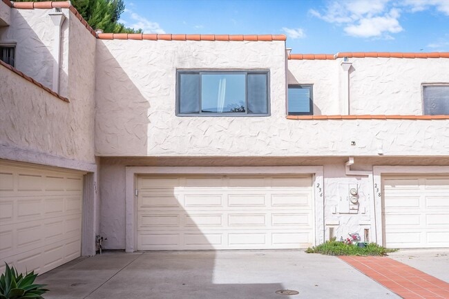 Building Photo - Furnished - Catch the Wave of Modern Comfort at Our Reef Oasis