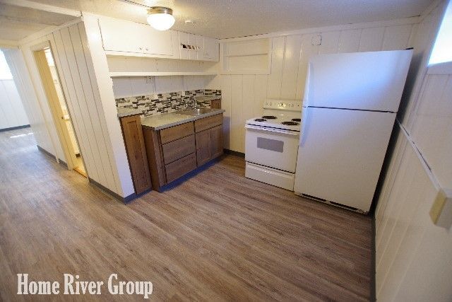 Building Photo - 219-B