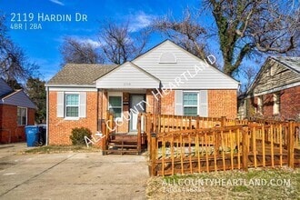Building Photo - 2119 Hardin Dr