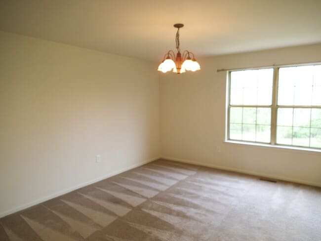 Building Photo - 322 Kent Ln