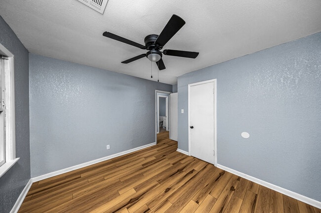 Building Photo - 2218 NW Pollard Ave