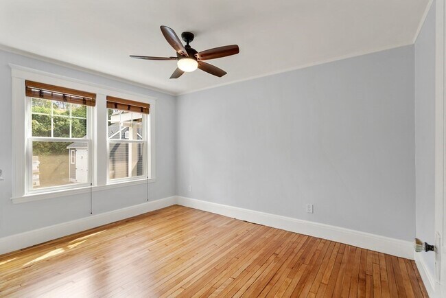 Building Photo - 542 Eliot St